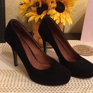 Black Suede Moda in Pelle Heels